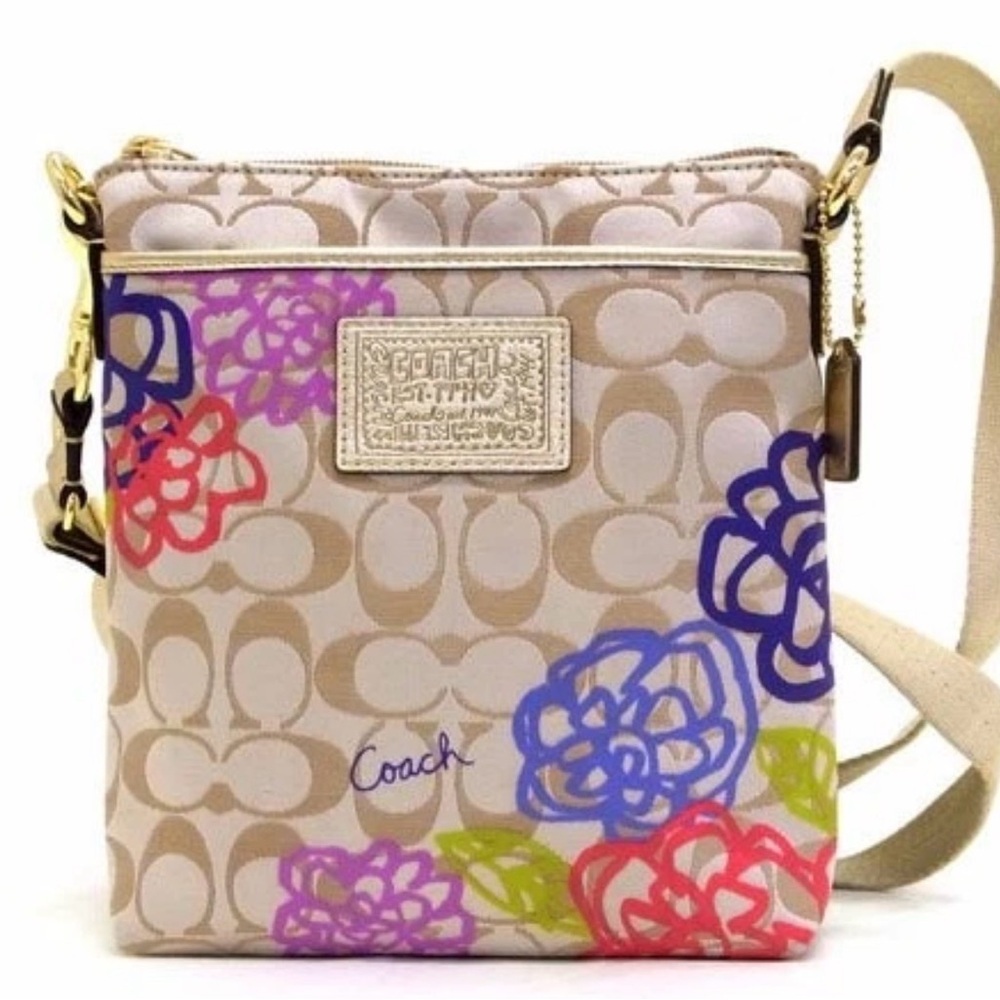 Coach Daisy Poppy Signature Floral Appliqué Swing Pack - Picture 4 of 4